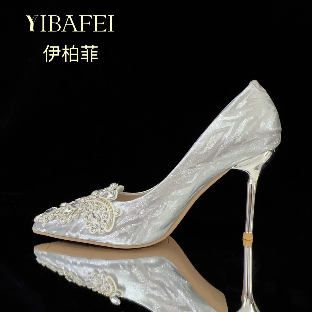 伊柏菲秀禾婚纱新娘婚鞋女细跟不累脚气质高跟鞋宴会结婚气质高级