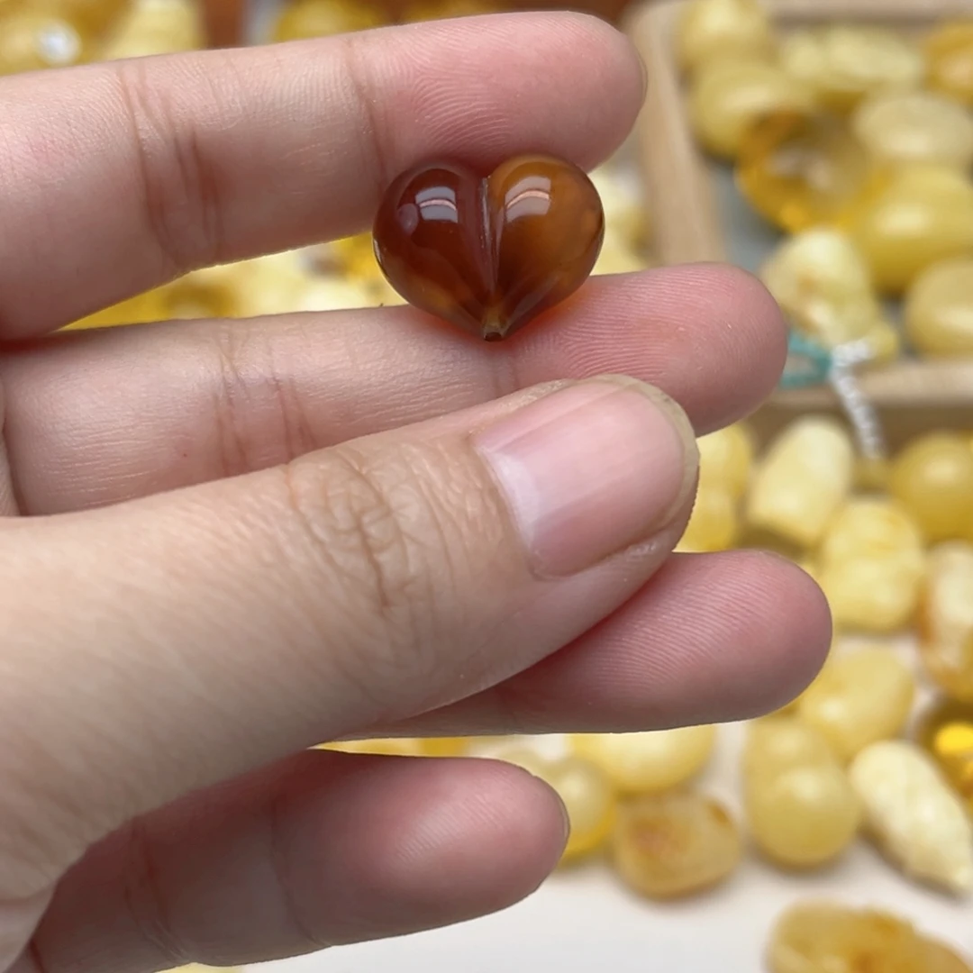 蜜蜡未镶嵌裸石配饰