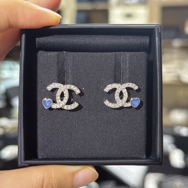 未使用 Chanel/香奈儿 澳海贝25p粉色蓝色爱心双c耳钉