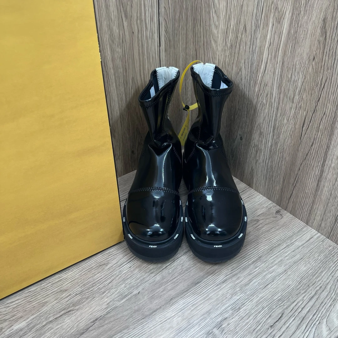 99新 FENDI/芬迪 黑色漆皮拉链厚底切尔西靴 36码/99新/原盒防尘