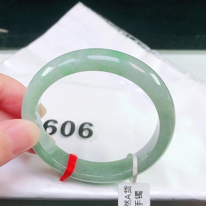 翡翠未镶嵌手镯606