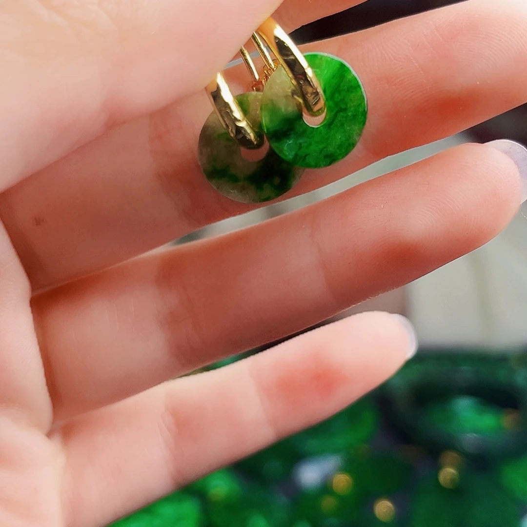 颈饰未镶嵌翡翠多样性