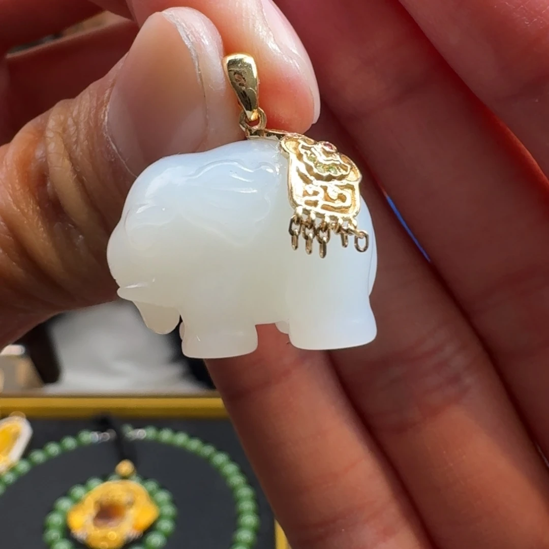 和田玉18K金镶嵌颈饰127巴哥代购不退