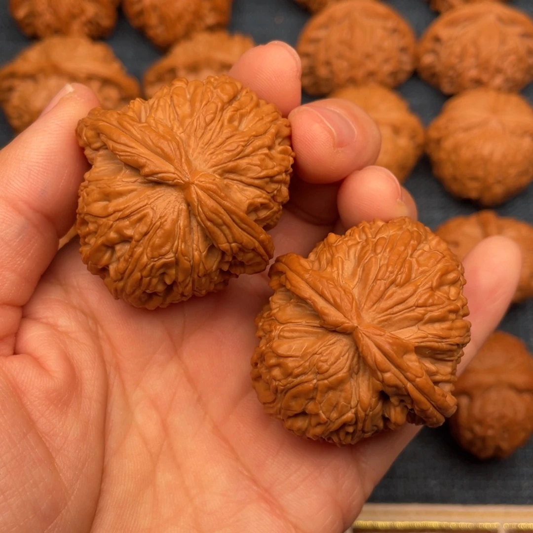 文玩核桃把件41全品红皮球白