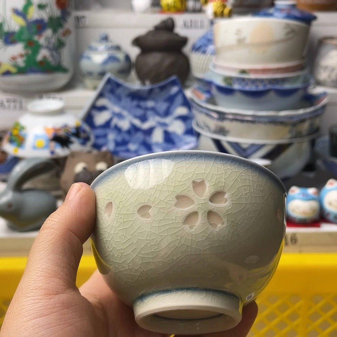 瓷片?****?哈哈哈我来拉了笑哈咯我也不
