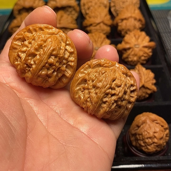 w***.把件文玩核桃40尺白狮子