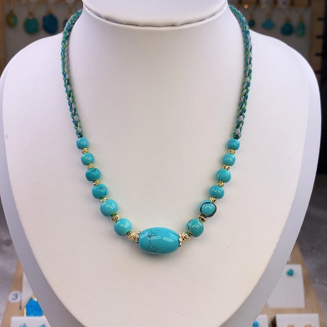 绿松石未镶嵌颈饰