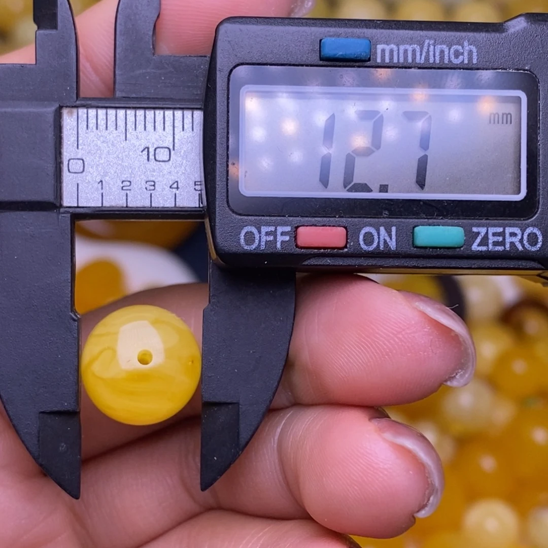 未镶嵌琥珀裸石珠子