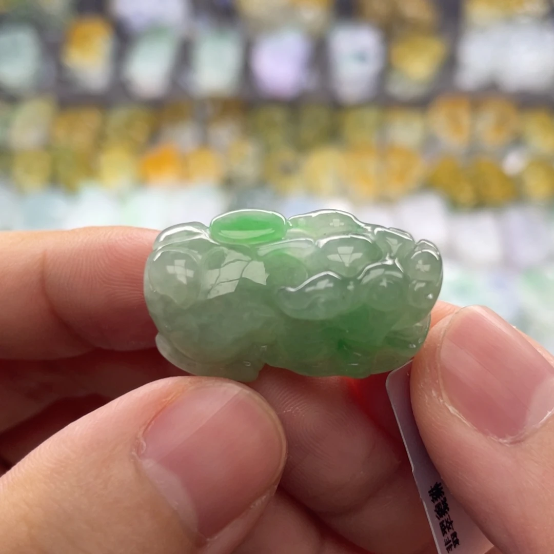 翡翠未镶嵌颈饰貔貅39