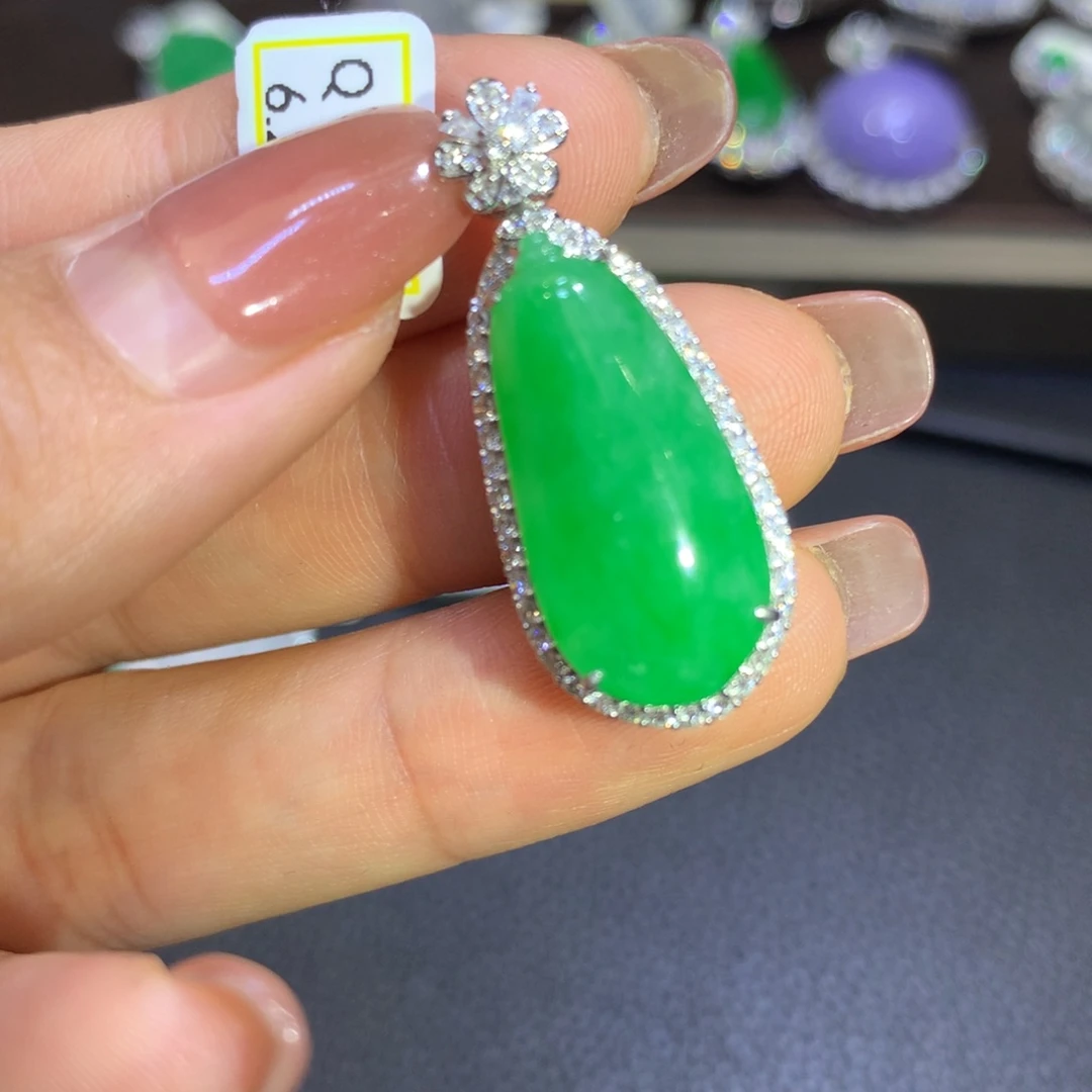 翡翠未镶嵌颈饰翡翠吊坠