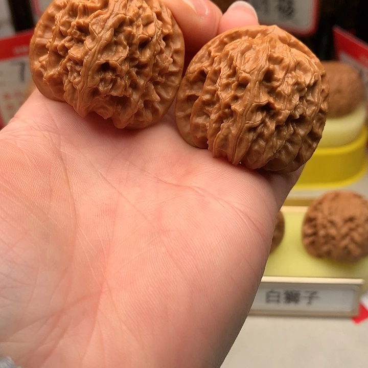 文玩核桃吊坠39尺白狮子415号