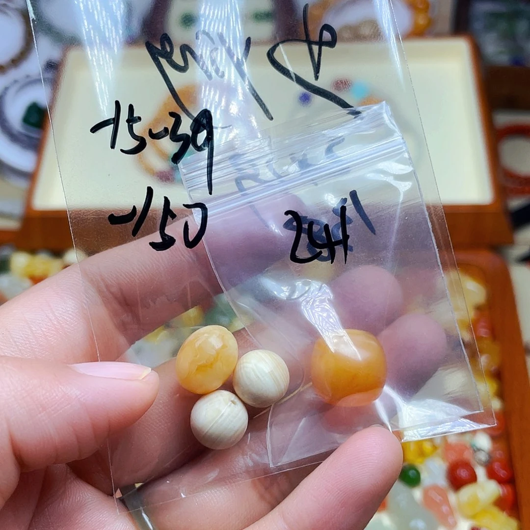 和田玉挂件未镶嵌少****?订制