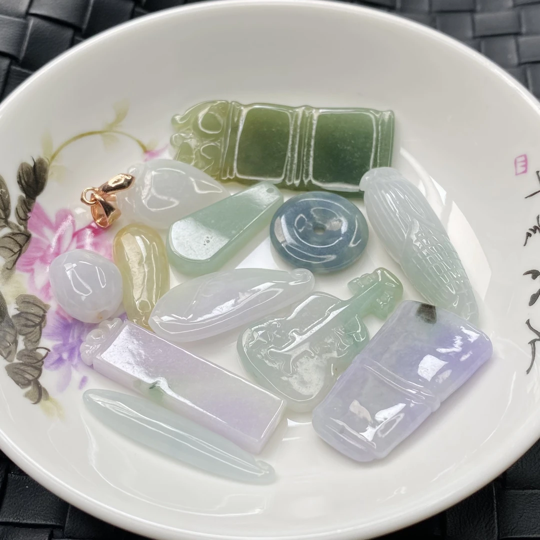 天然翡翠吊坠 多样性发货一件