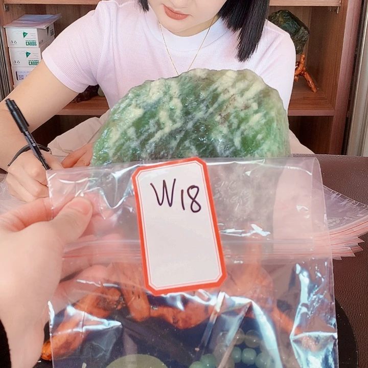 蛇纹石玉岫玉原石未镶嵌音*?