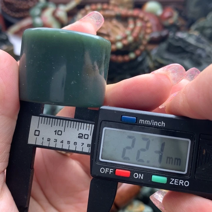 岫岩河磨玉（透闪石质玉）把件未镶嵌