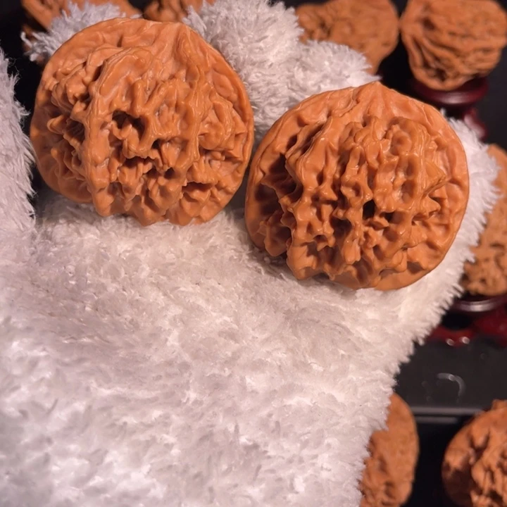 文玩核桃吊坠46官帽