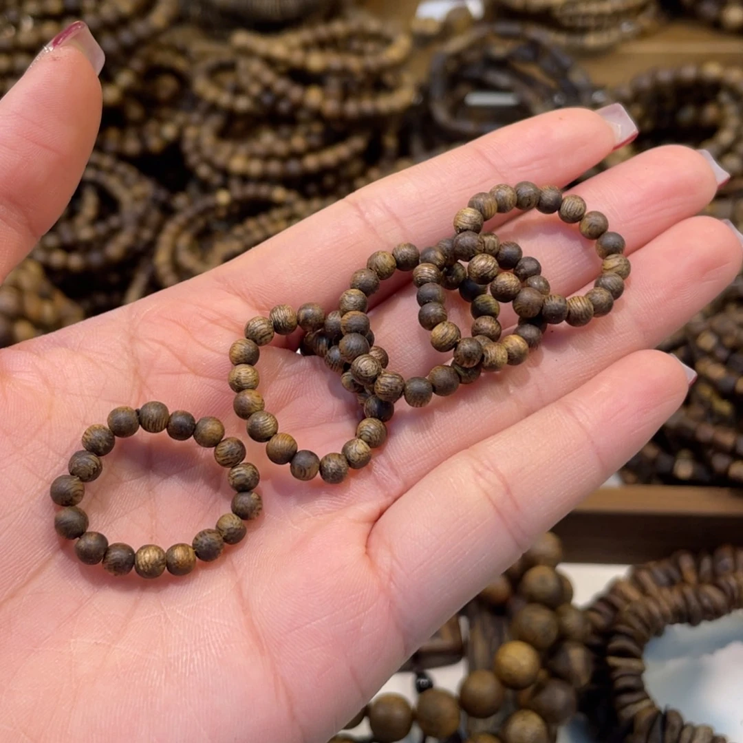 沉香卡4规格高油戒指一个