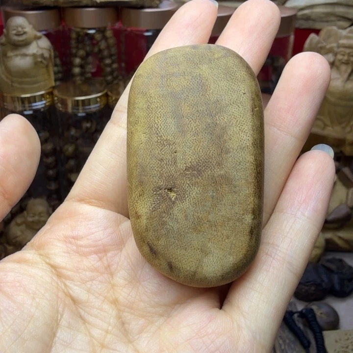 沉香碎屑沉香马泥涝沉香手把件11克