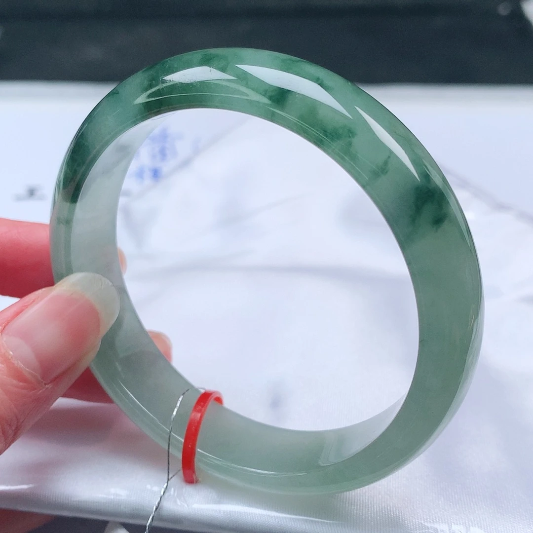 翡翠手镯未镶嵌57圈