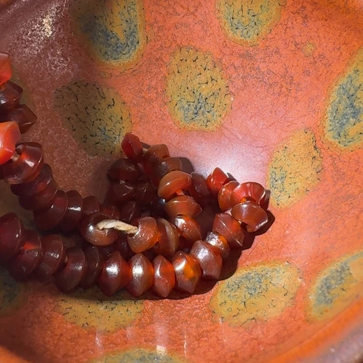 j***.玛瑙/玉髓合金颈饰