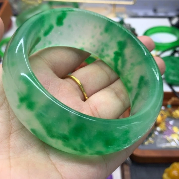 高端大气上档次吊坠