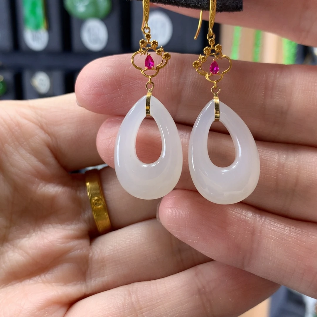 和田玉18K金镶嵌耳饰