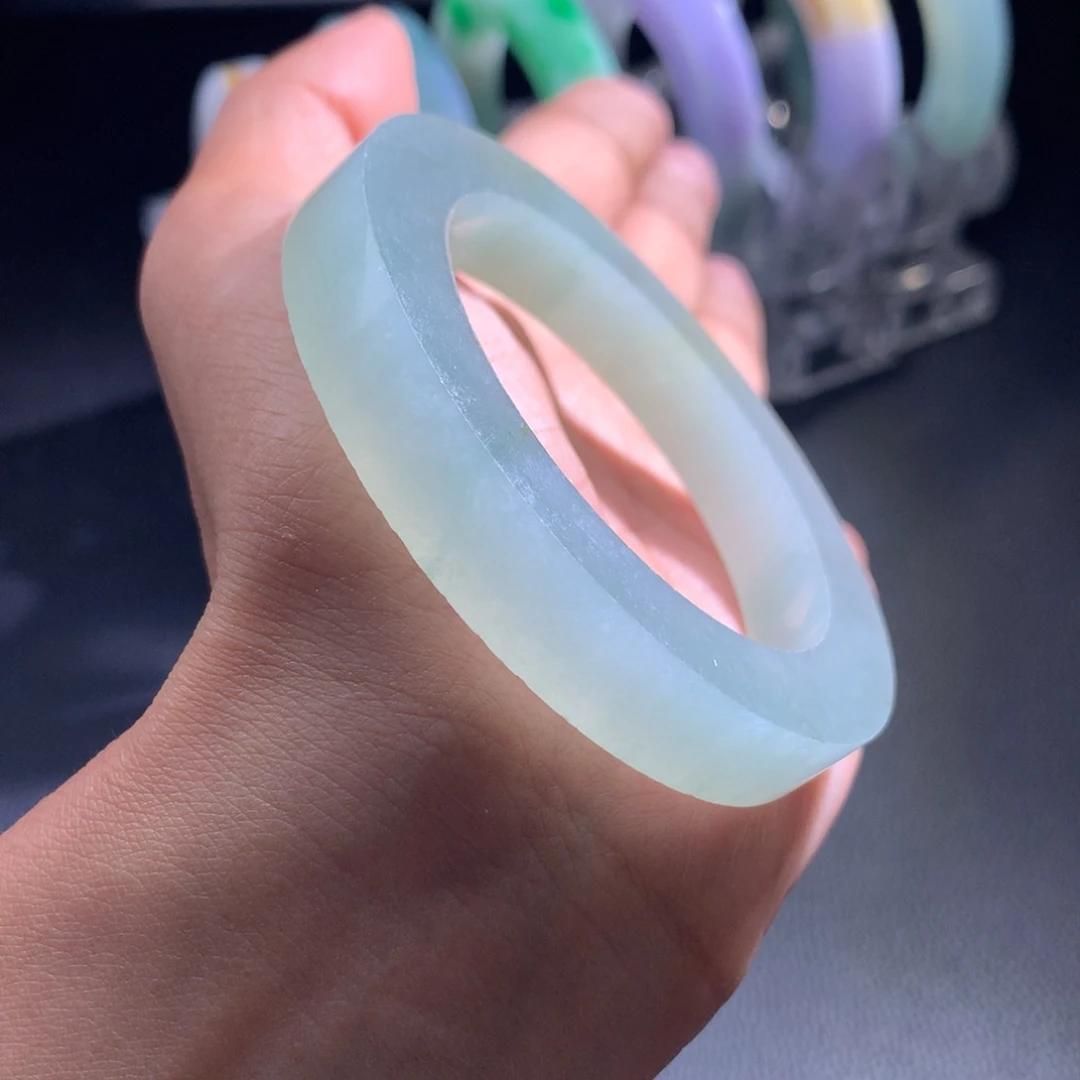 未镶嵌手镯定制翡翠