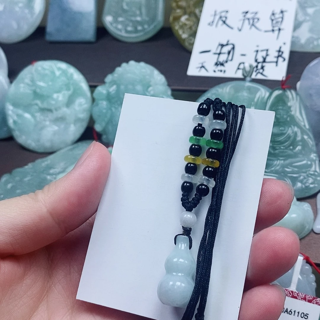 颈饰未镶嵌翡翠吊坠