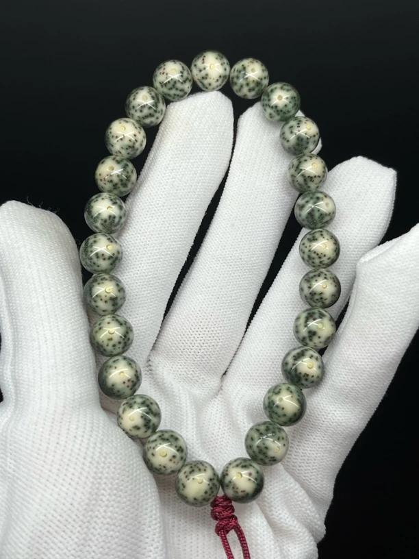 石玉料绿包白10x10圆珠，原生态星月菩提，一物一图