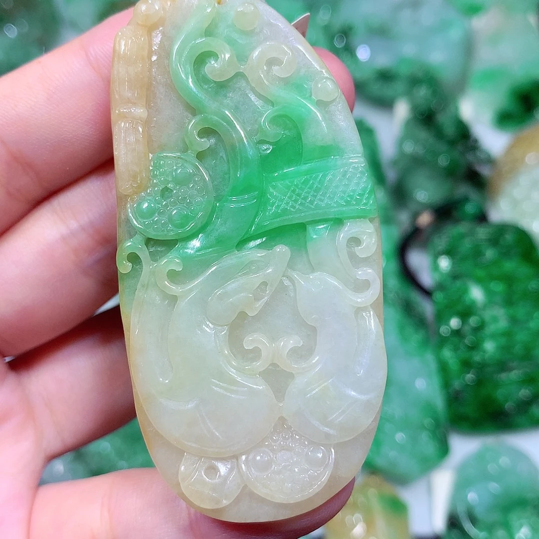 吊坠(不含链)未镶嵌翡翠