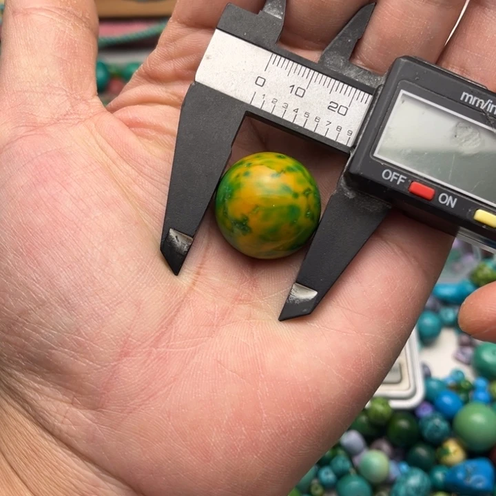 无非金属配饰配珠串