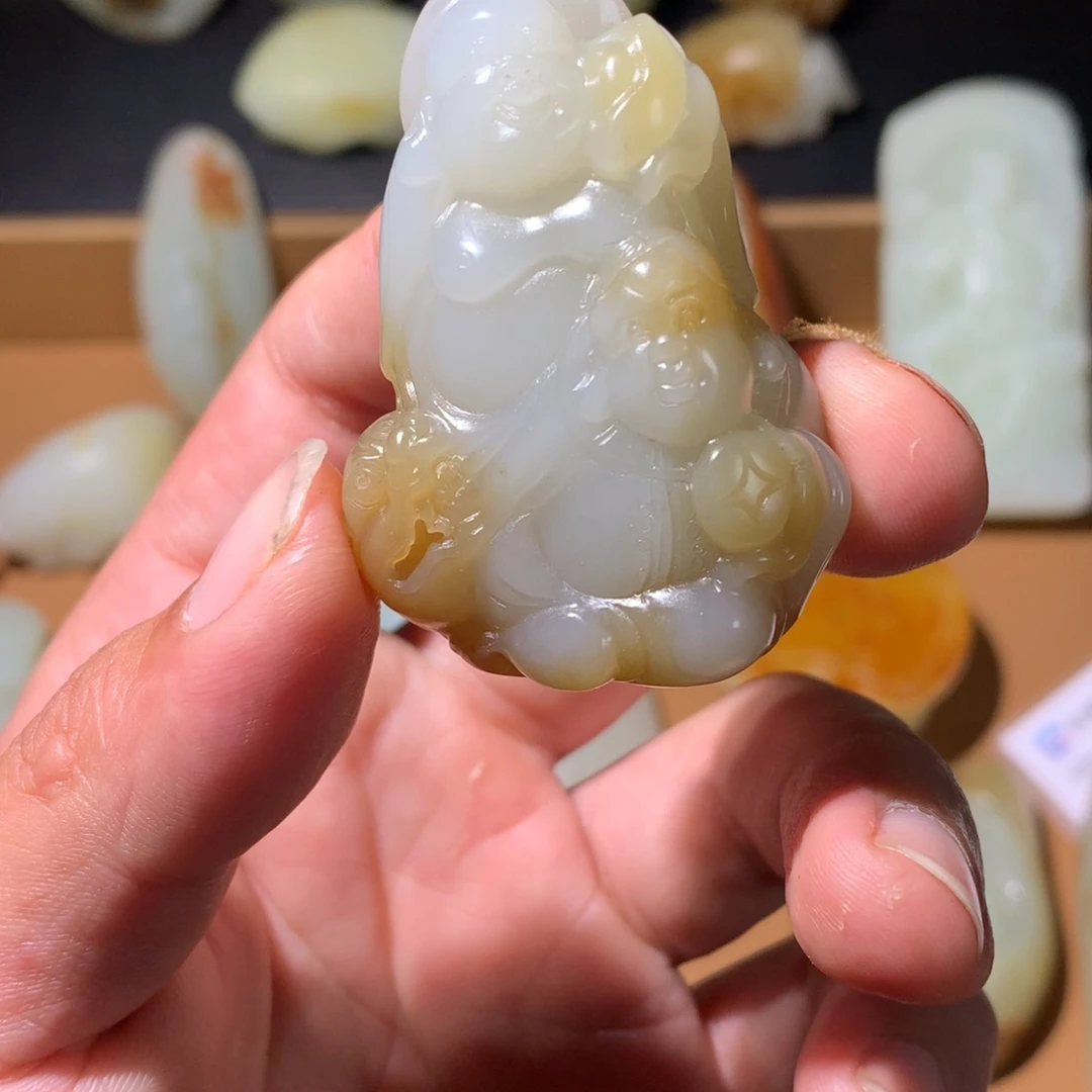 和田玉（糖玉）未镶嵌挂件