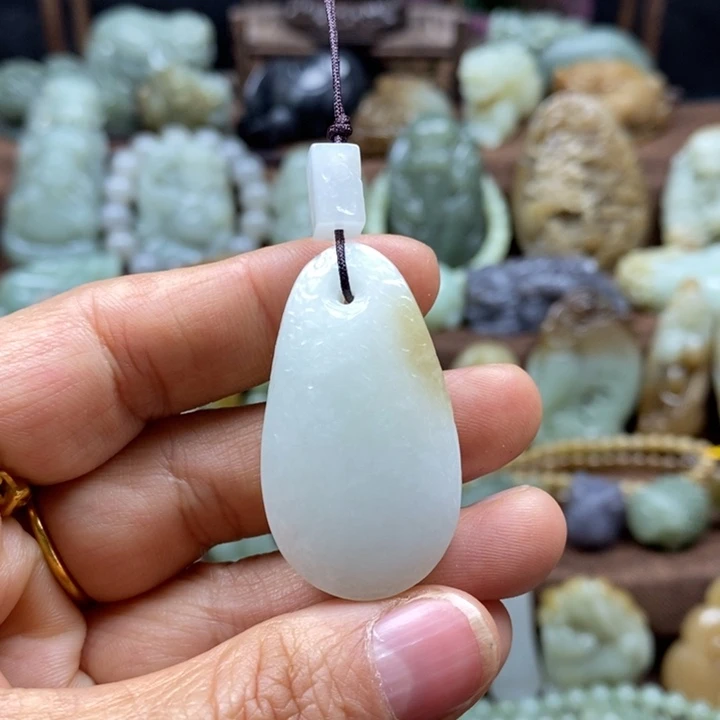 J***y和田玉未镶嵌颈饰