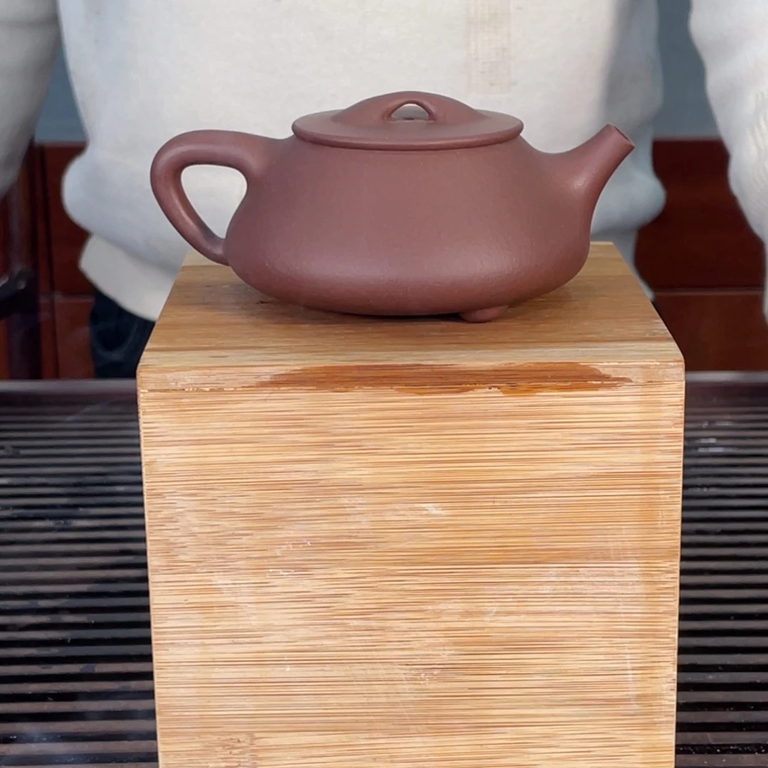 紫砂茶壶亲****子一样不容易就可以