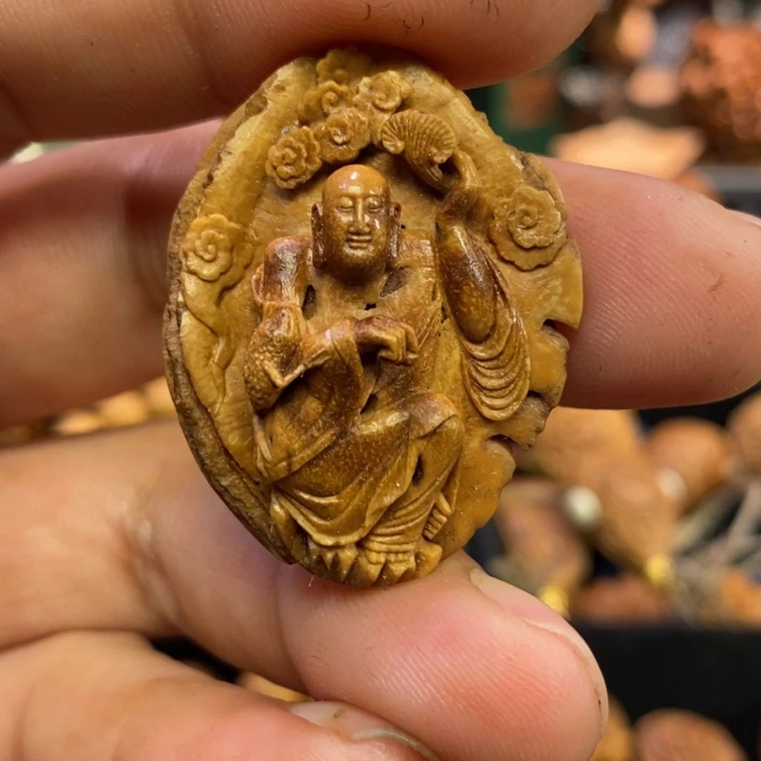 戏蟾罗汉潍坊核雕