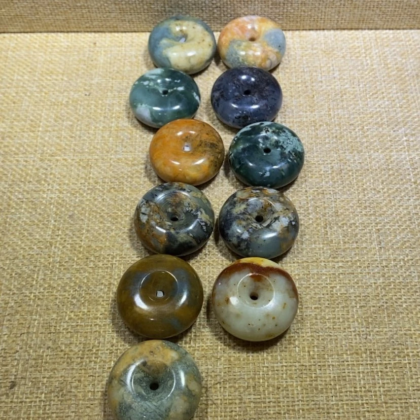 【闪购商品】蛇纹石玉颈饰未镶嵌蒙****婆91