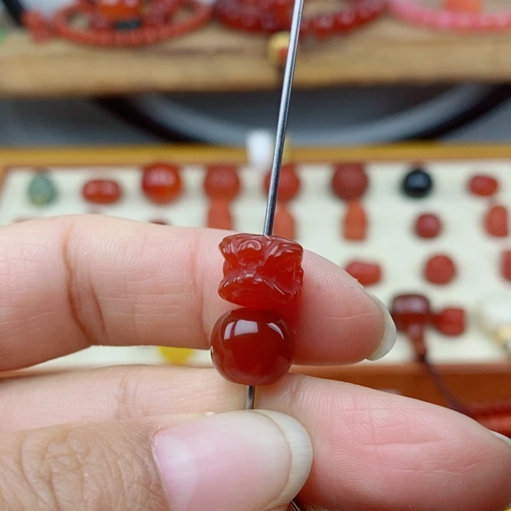 &****南红玛瑙合金颈饰