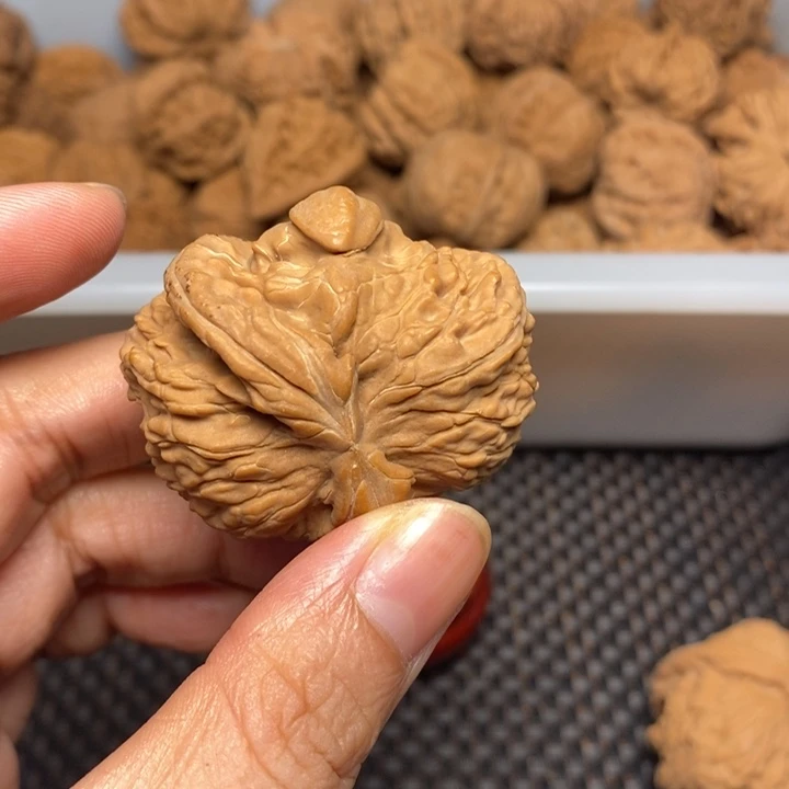 挪***林吊坠文玩核桃文玩核桃异形单只