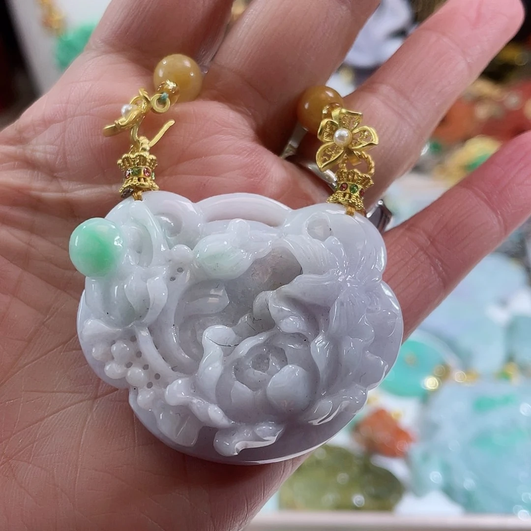 翡翠颈饰未镶嵌翡翠如意锁