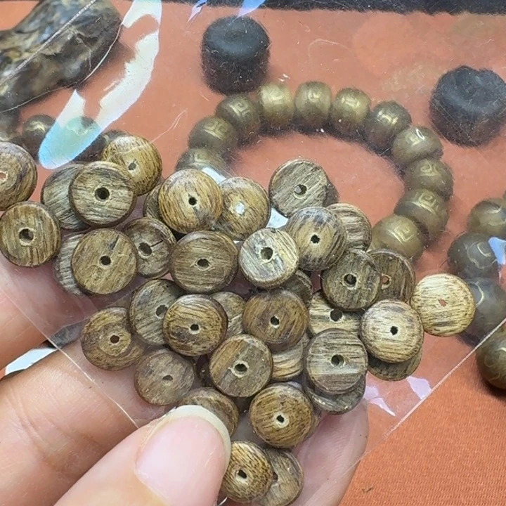 大叶紫檀（黑酸枝木类）