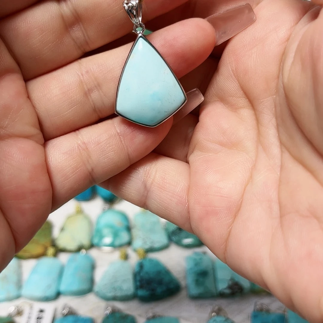 【闪购商品】未镶嵌绿松石珠宝奇石