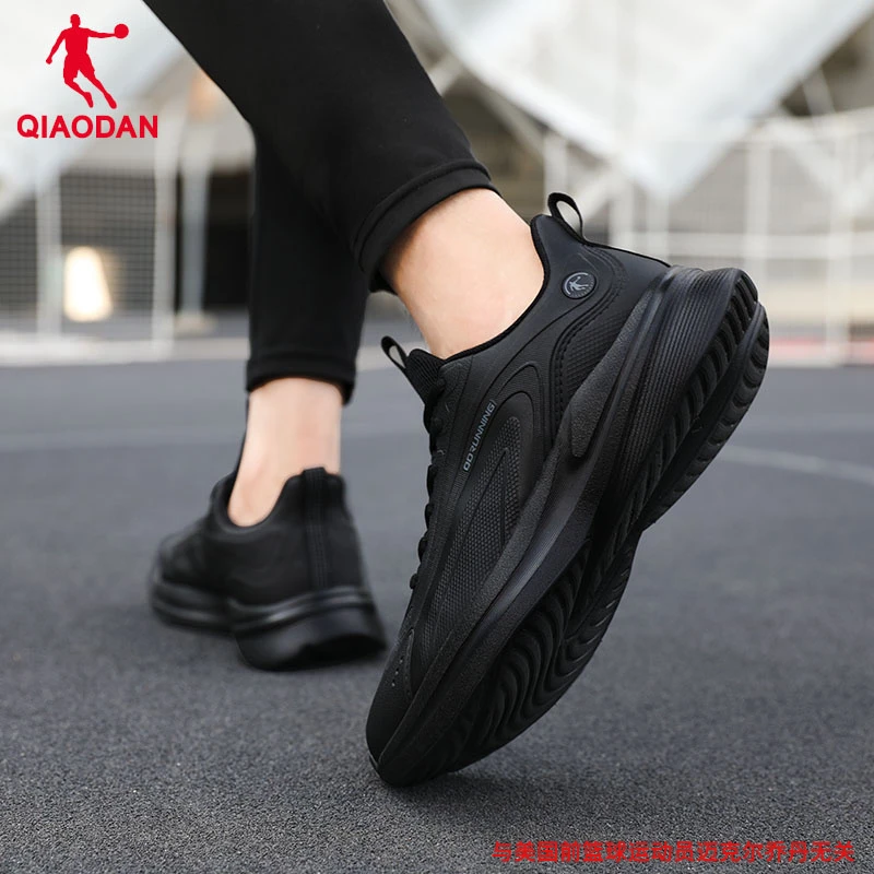 乔丹运动鞋男鞋2025秋季新款皮面防水休闲鞋子官方正品减震跑步鞋