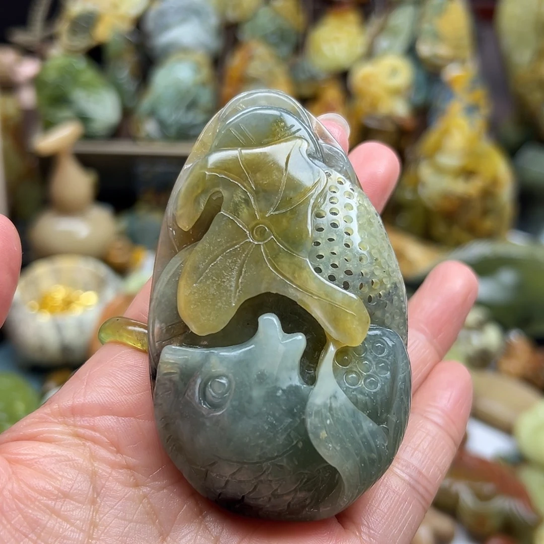 岫玉未镶嵌颈饰花玉蓝手玩鱼后面原皮