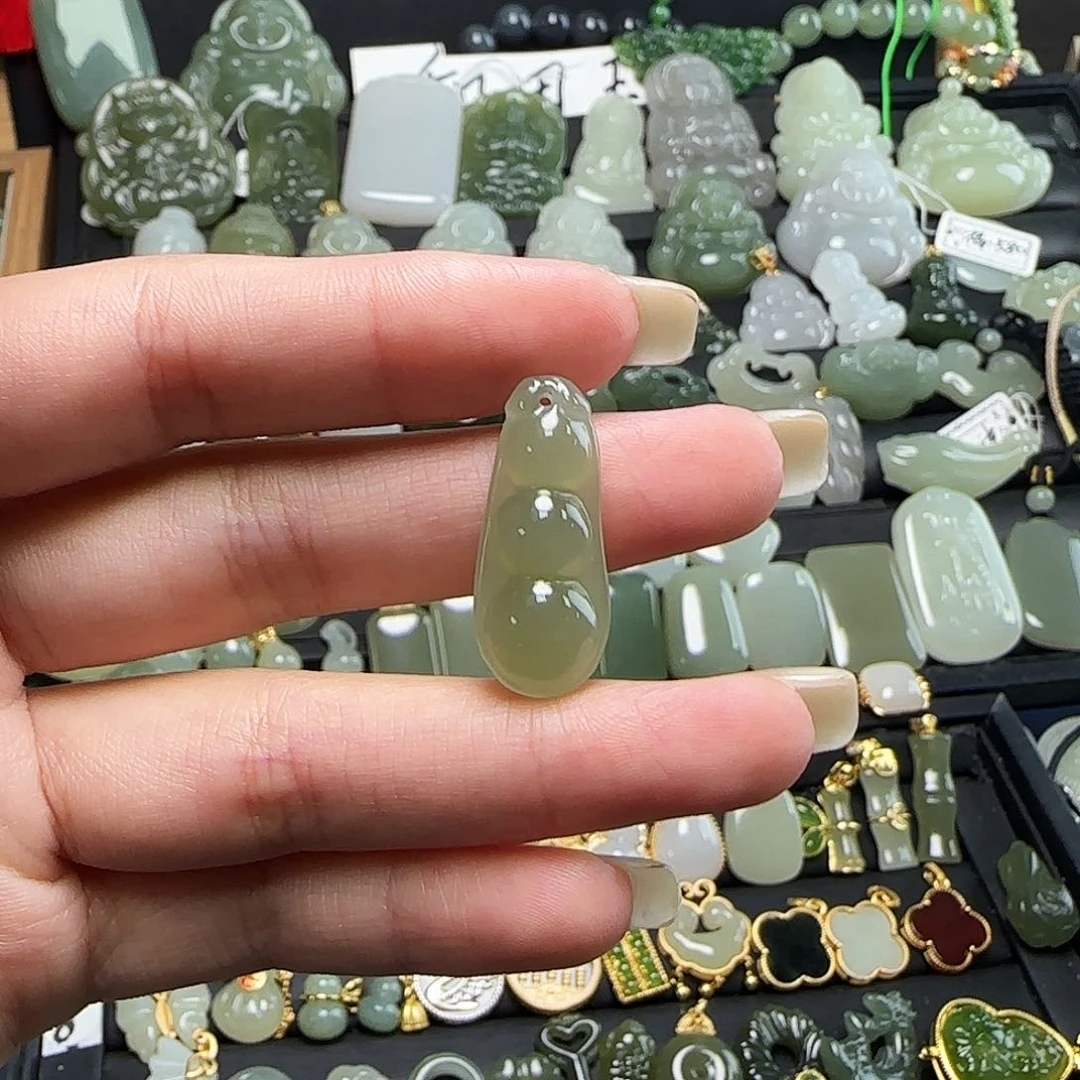 颈饰未镶嵌和田玉