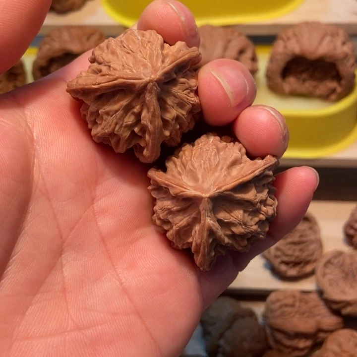 文玩核桃三棱核桃