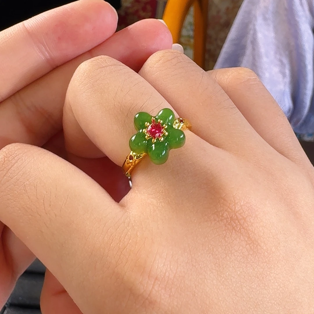颈饰未镶嵌和田玉花花戒指带宝石款
