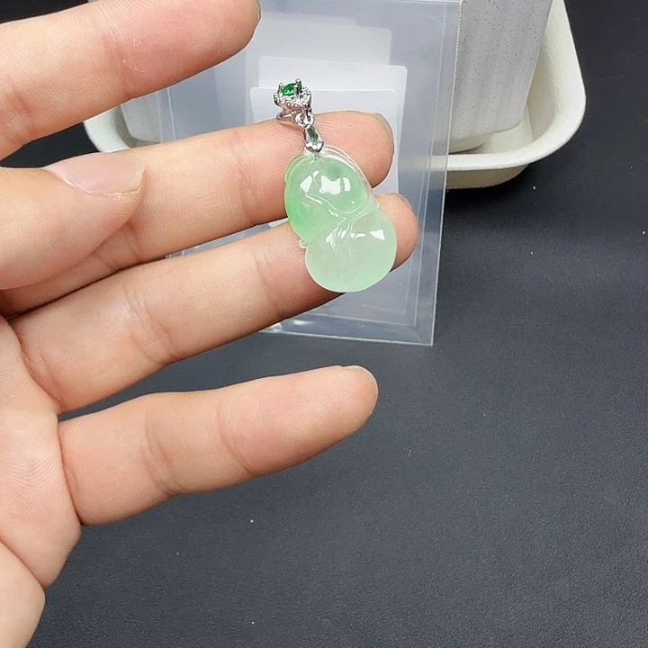 翡翠未镶嵌颈饰55