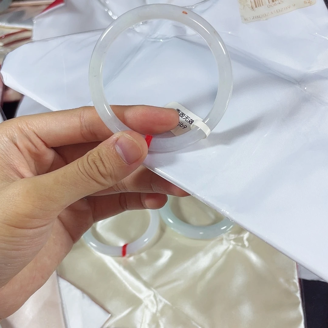 未镶嵌手镯翡翠天然翡翠手镯