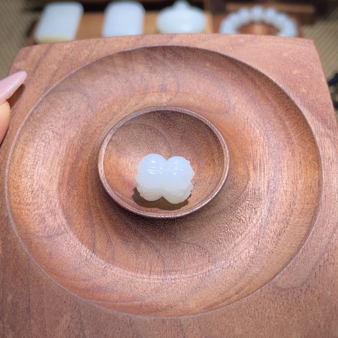 未镶嵌手链和田玉莲花珠