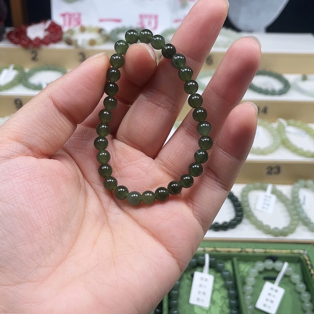 春***妮和田玉未镶嵌手链